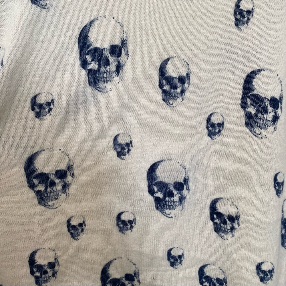 Skull Cashmere Cream and Navy Skull Print Sweater Size XS - Picture 3 of 6